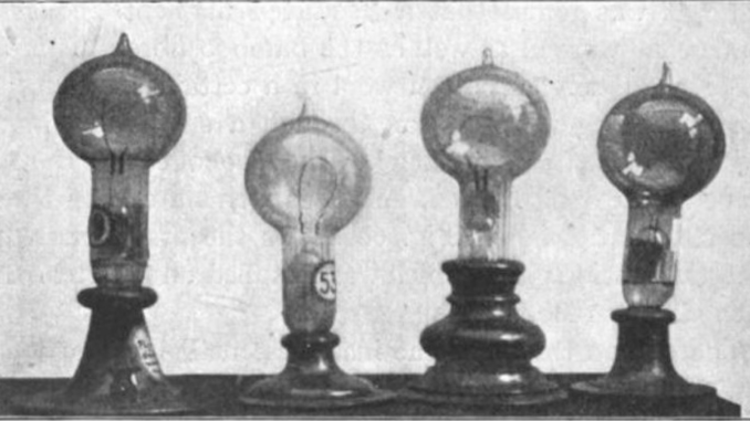 Glühbirnen aus der Entwicklung Thomas Edisons 1879. (Foto: William J. Hammer, Public Domain via Wikimedia Commons)